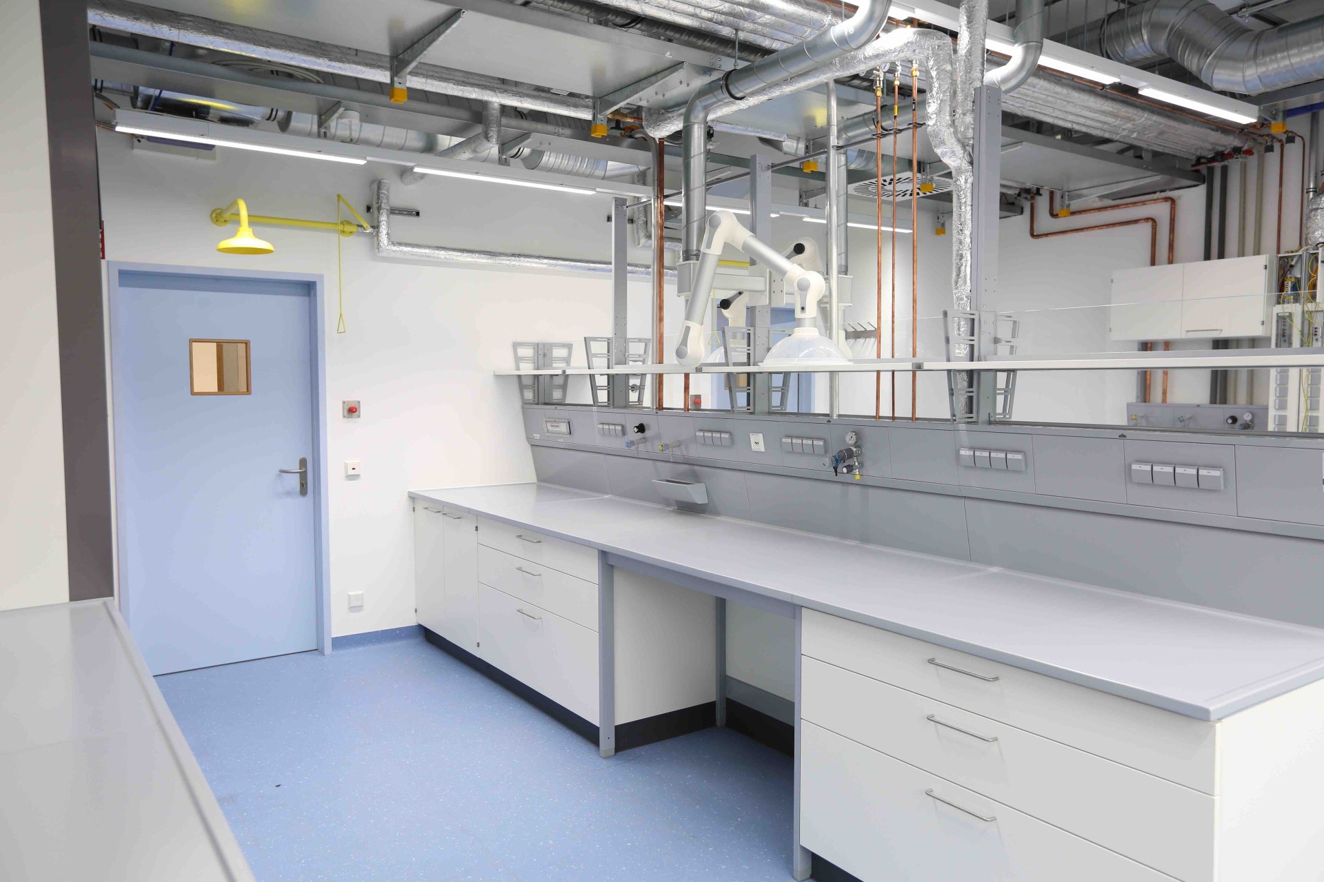 Laboratory in the new building. (© Max Planck Institut for Marine Microbiology, K. Matthes)