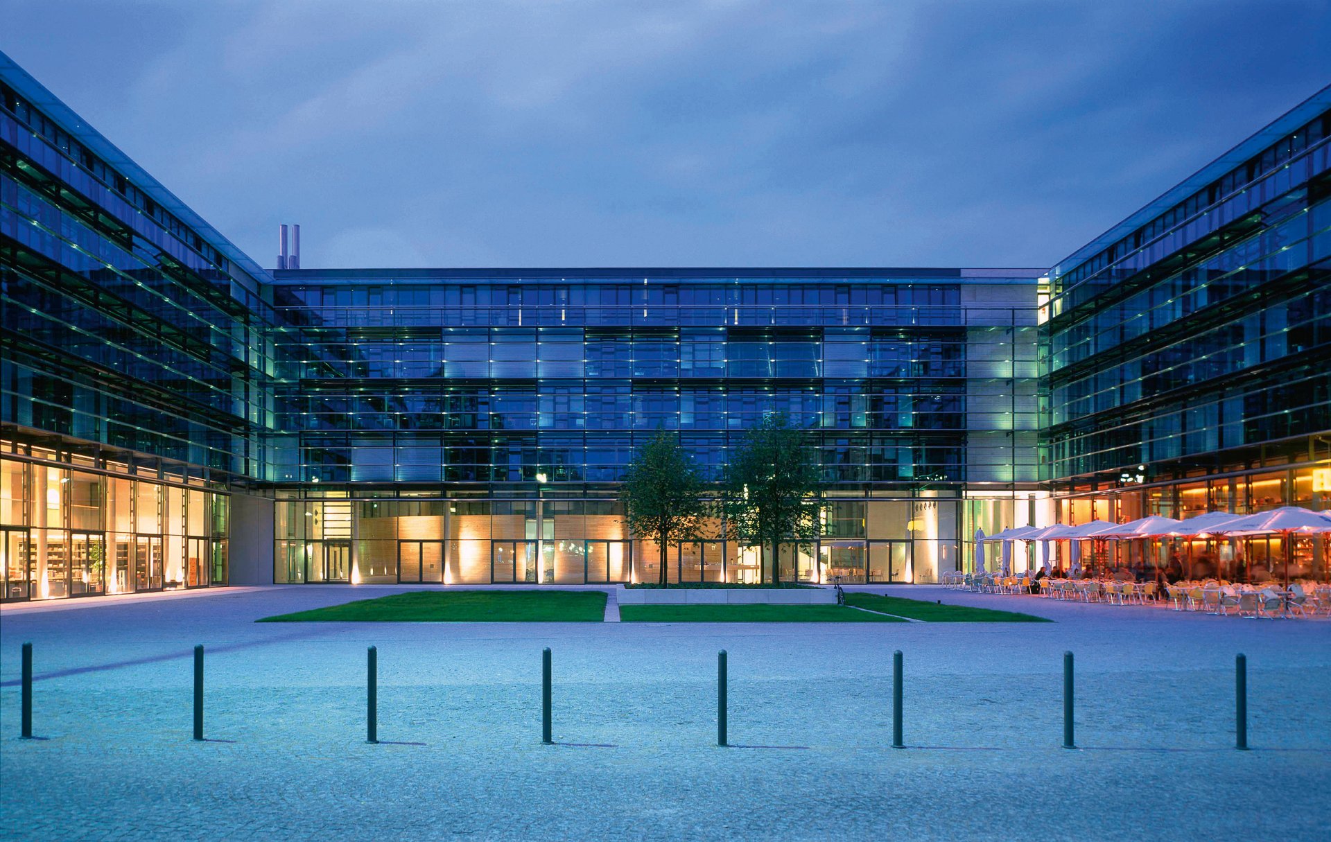 Inner courtyard of the Max Planck Society (© Manfred Bonfig für MPG) 