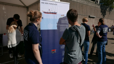 Forschungsmeile 2019 (© Max-Planck-Institut für Marine Mikrobiologie / J. Schneider) Forschungsmeile 2019 (© Max-Planck-Institut für Marine Mikrobiologie / J. Schneider)