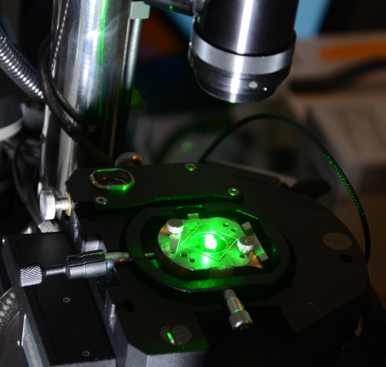 Der Laser am Raman-Spektrometer. (© Max-Planck-Institut für Marine Mikrobiologie)