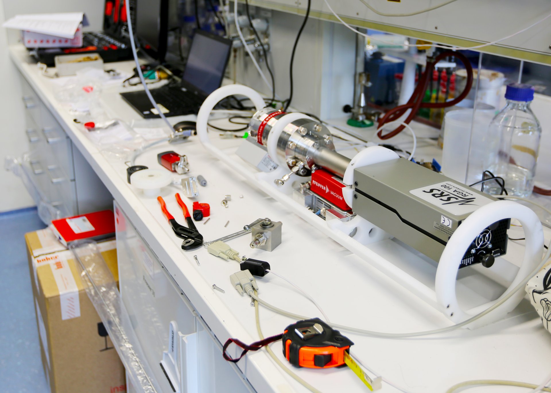 The in situ mass spectrometer is slowly taking shape. (©Max Planck Institute for Marine Microbiology, F. Aspetsberger)