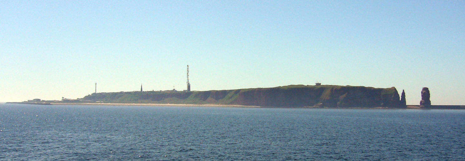The island of Helgoland, which was the starting point of the sampling campaigns to study algal and bacterial blooms in the North Sea. © CC-BY-2.0 / Dirk Vorderstraße